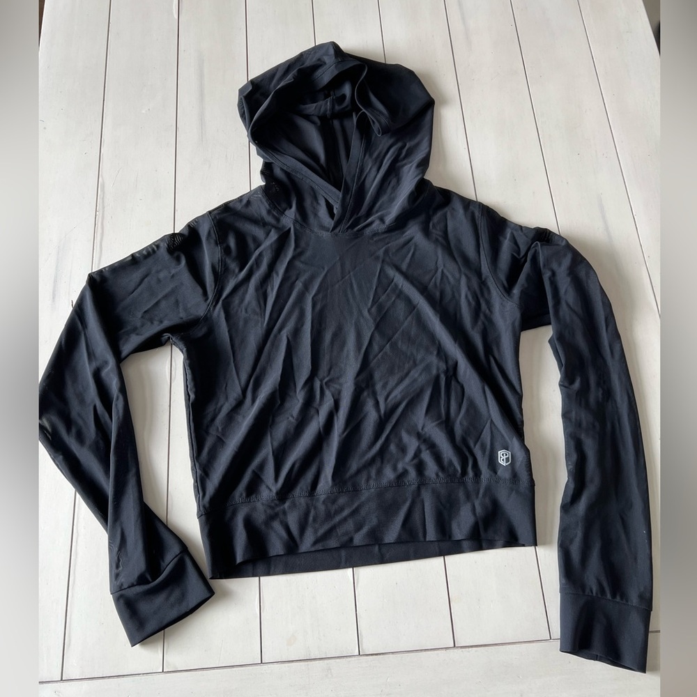 Born primitive resiliency long sleeve mesh hooded crop - Women’s Large